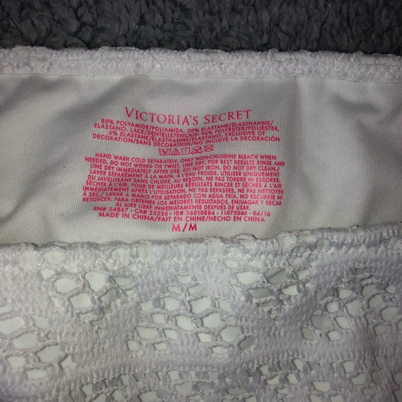 NWT (M) Victoria’s Secret Brazilian string bikini - Picture 3 of 3